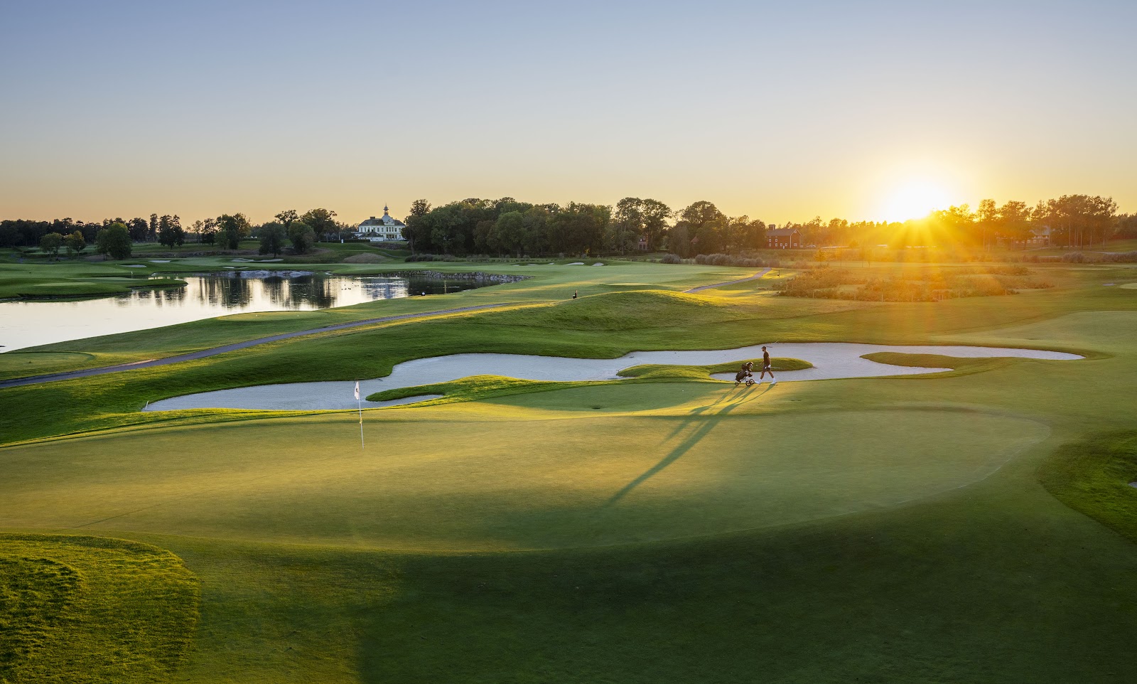 Bro Hof Slott, Bro Hof Golf AB golf course
