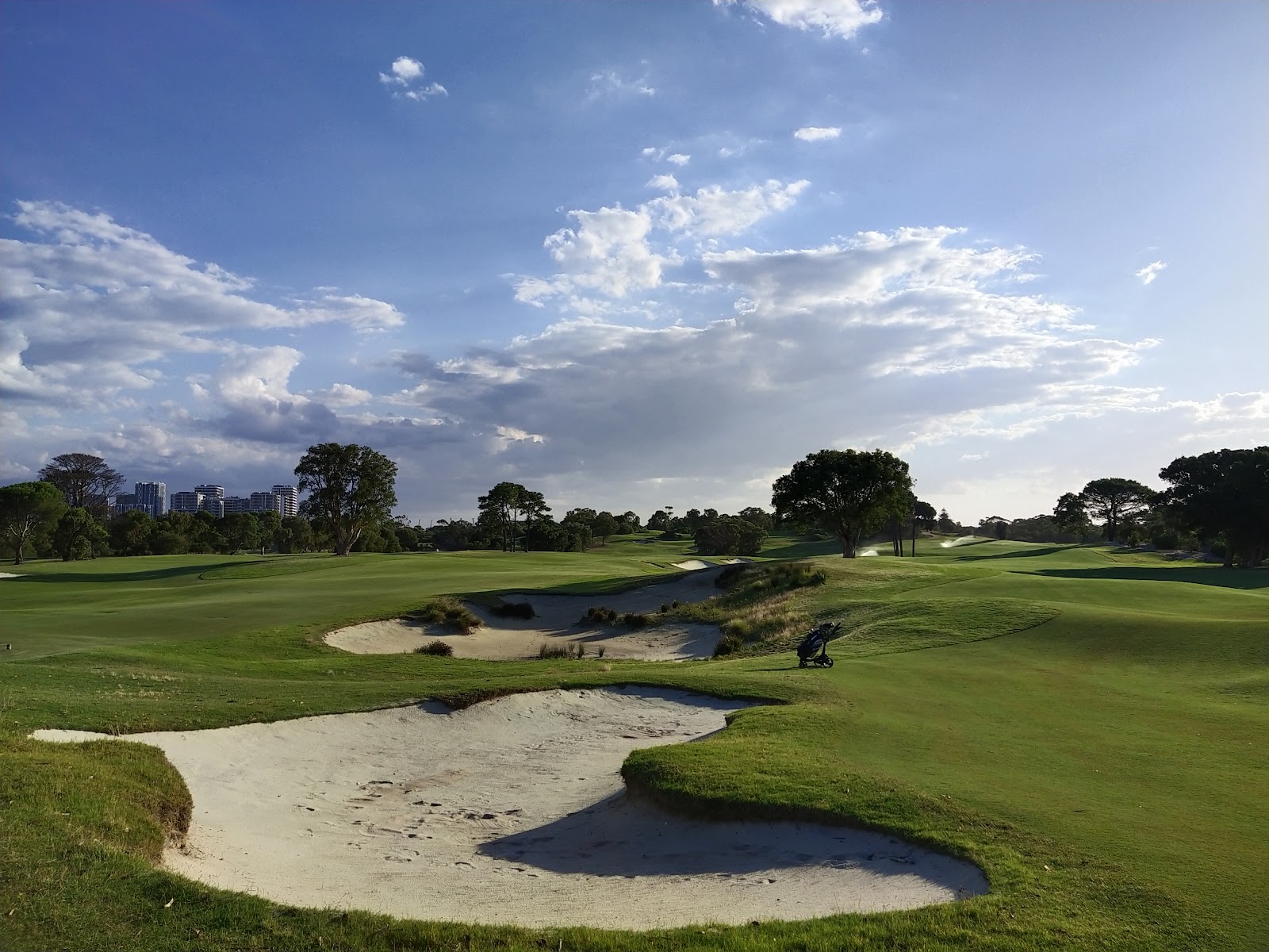 Bonnie Doon Golf Club, sandbelt style fairway over sandy heath in Sydney’s eastern suburbs, Australia