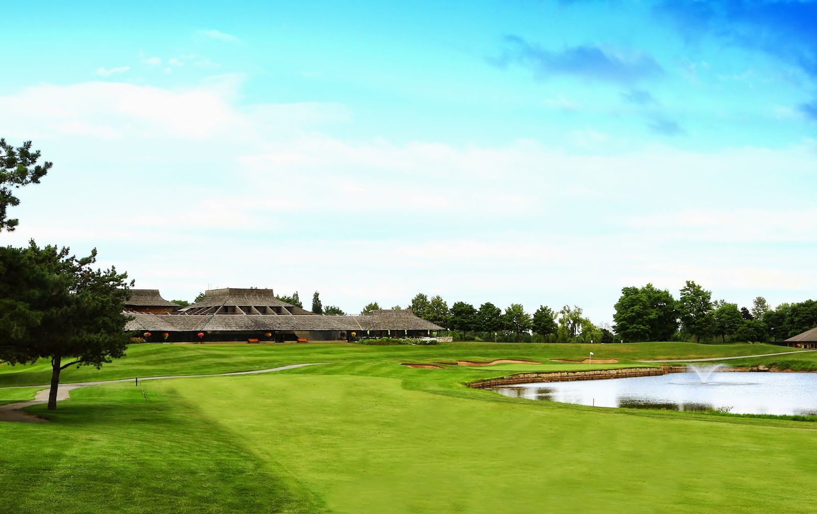 Glen Abbey Golf Club, the par 5 18th and Sixteen Mile Creek valley near Toronto, Canada