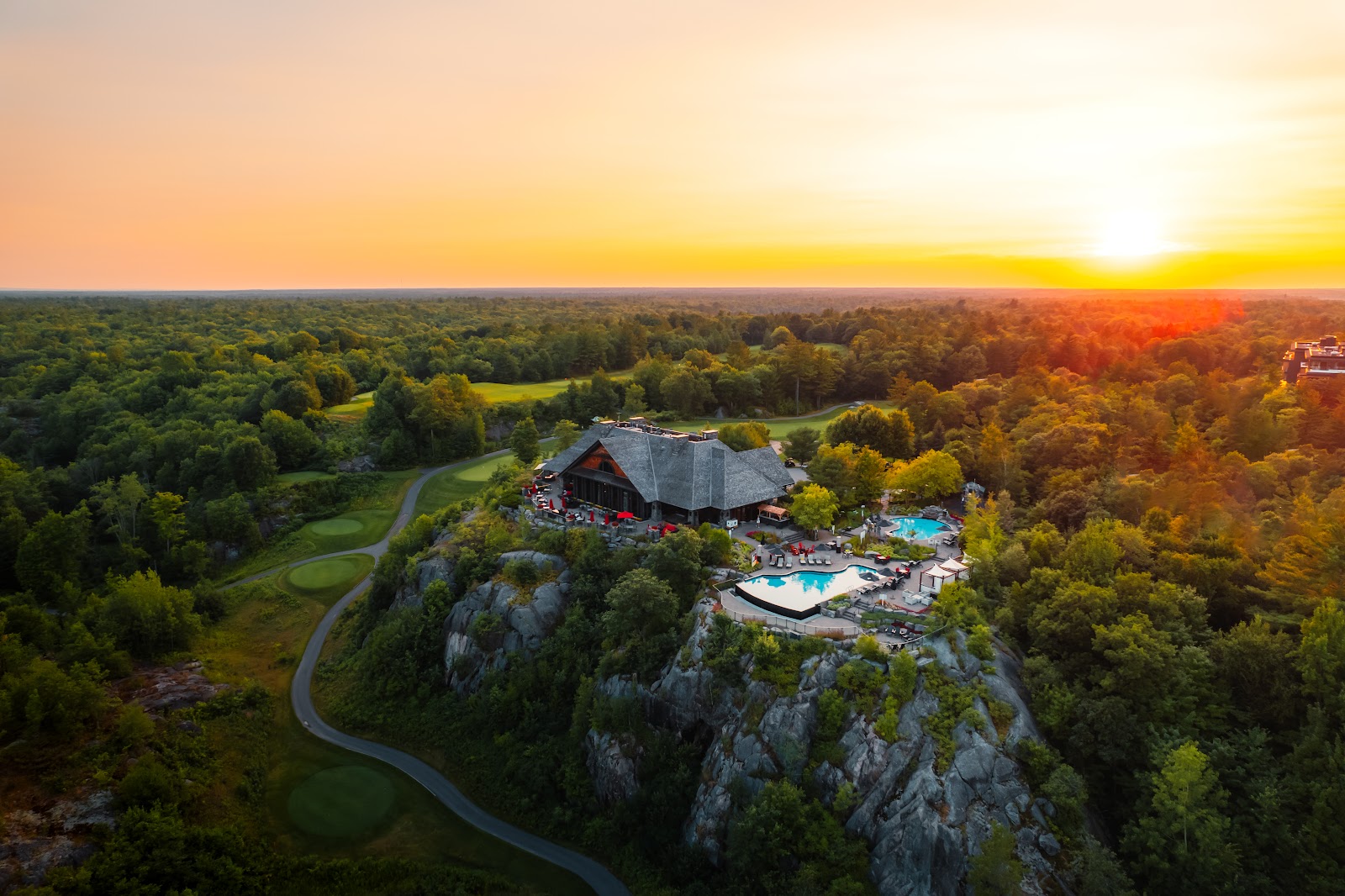 Muskoka Bay Club, a Doug Carrick fairway cut through granite and pine in Gravenhurst, Ontario, Canada