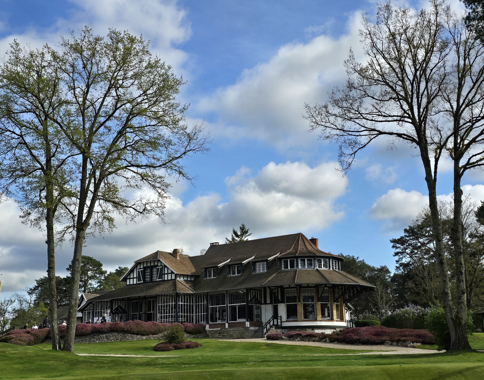Golf de Fontainebleau, heathland and forest fairways south of Paris