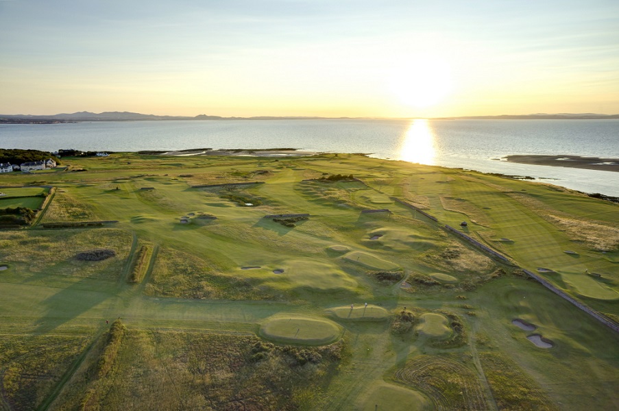 Craigielaw Golf Club, open links fairways and bunkering beside the Firth of Forth at Aberlady in East Lothian, Scotland