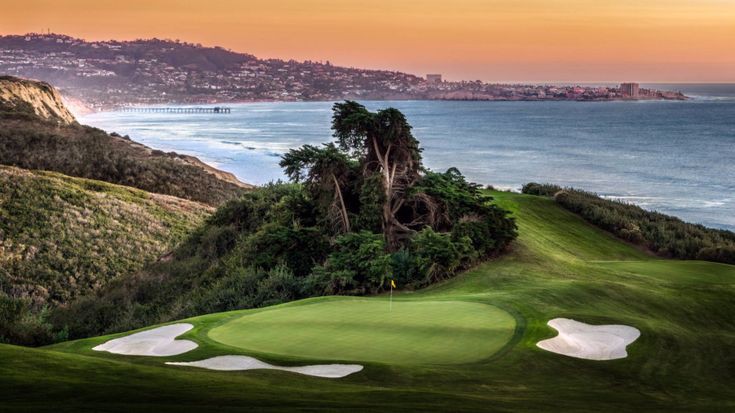 Torrey Pines North Course, clifftop fairway above the Pacific in La Jolla, California