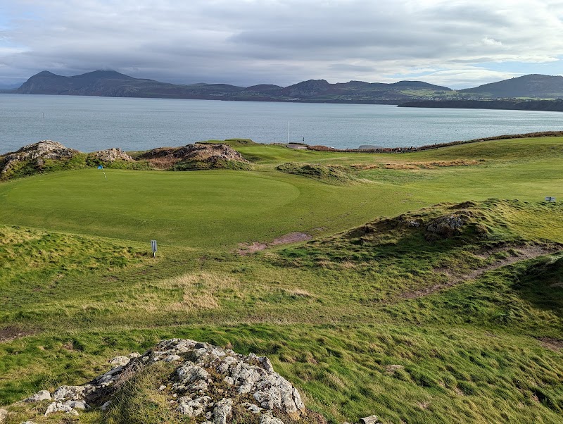 Nefyn and District clifftop links on the Llyn Peninsula, north Wales