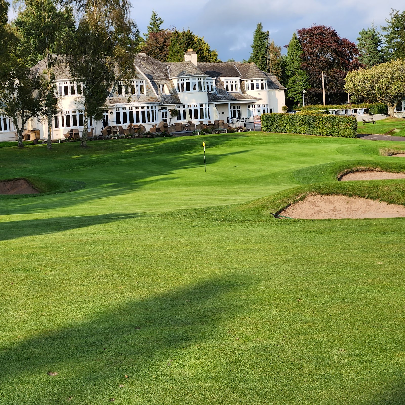 The Blairgowrie Golf Club, 18th green and bunkers in front of the clubhouse, Perthshire