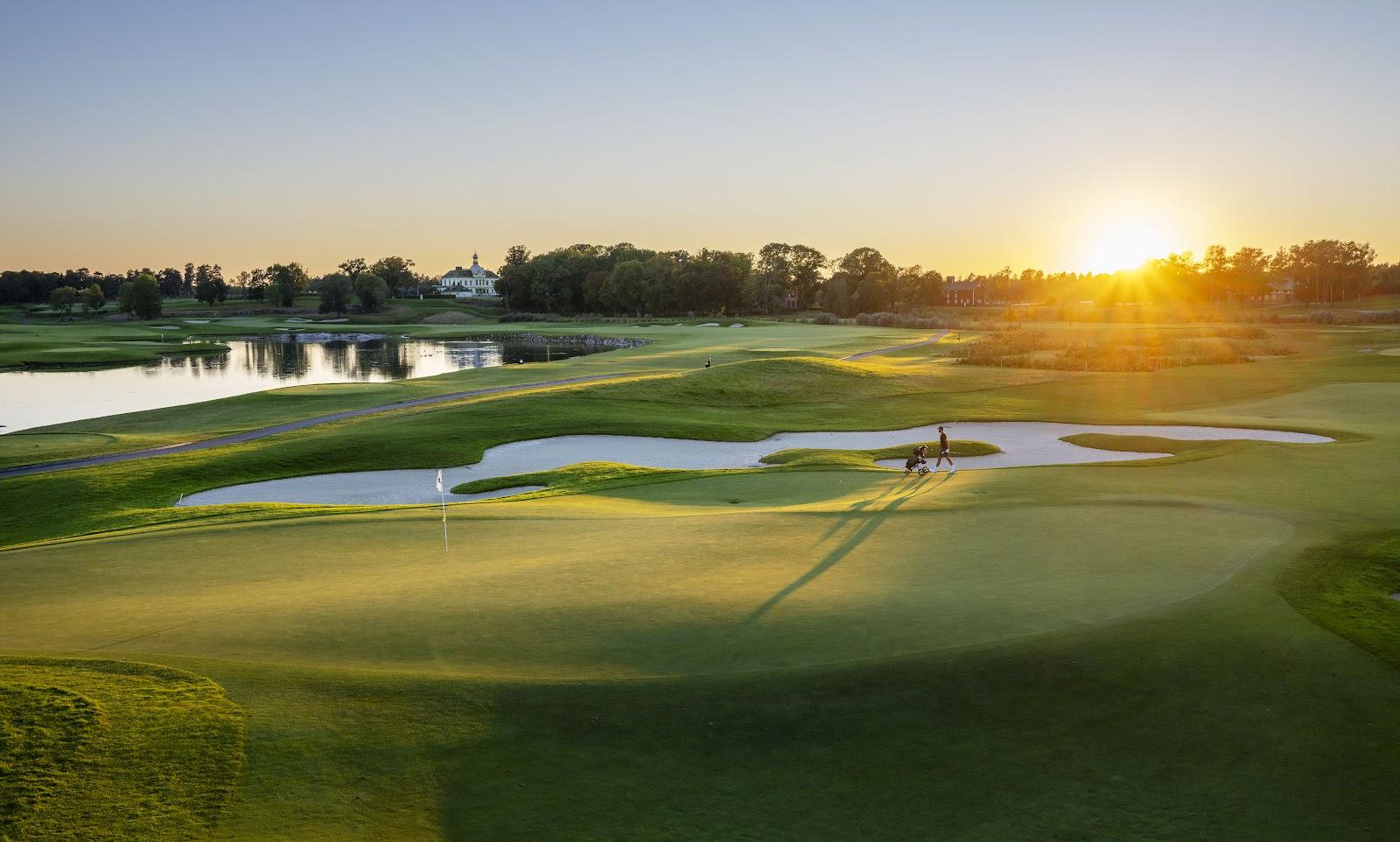 Bro Hof Golf AB, golf course