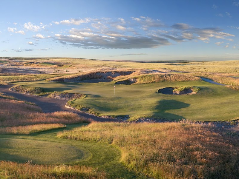 Wine Valley Golf Club, links style fairways below rolling hills near Walla Walla, Washington